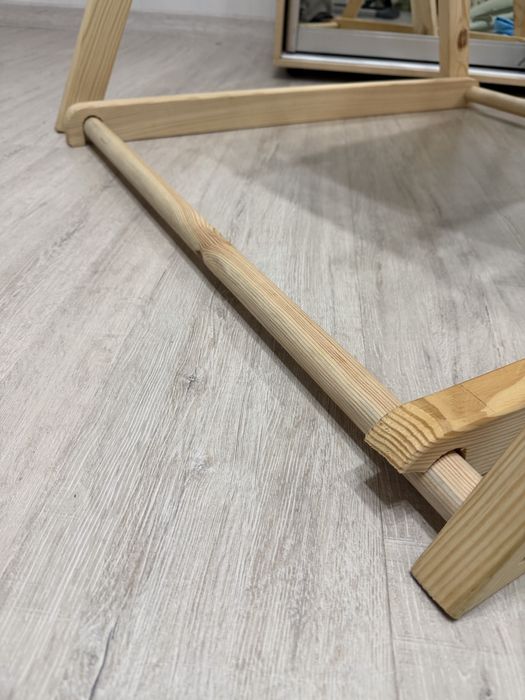 Дитяча гойдалка