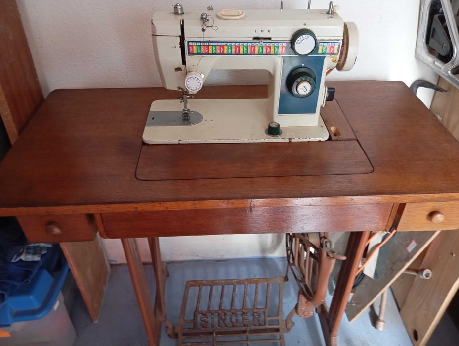 Máquina de costura SINGER