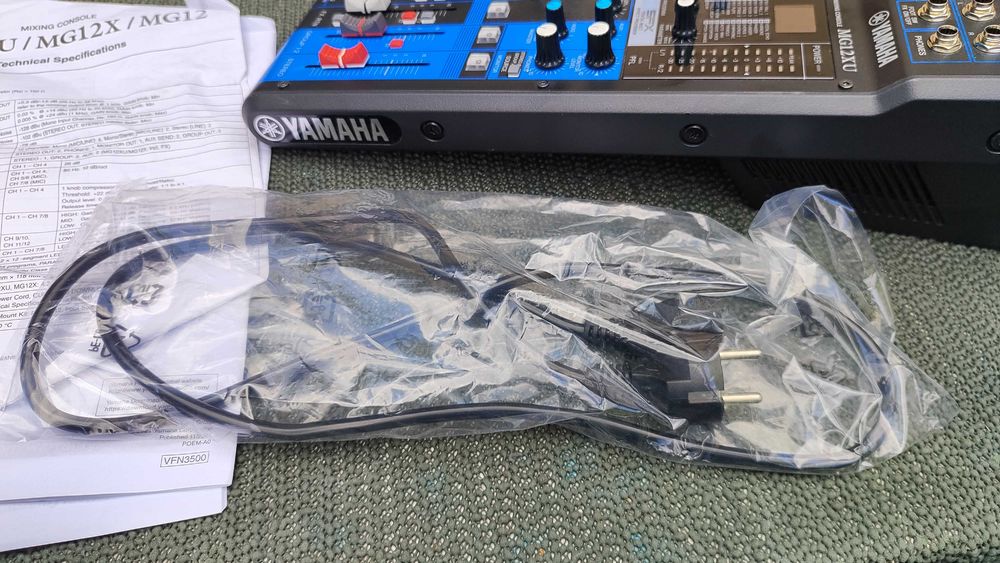 Yamaha MG12XU mikser analogowy USB efekty SPX D-PRE