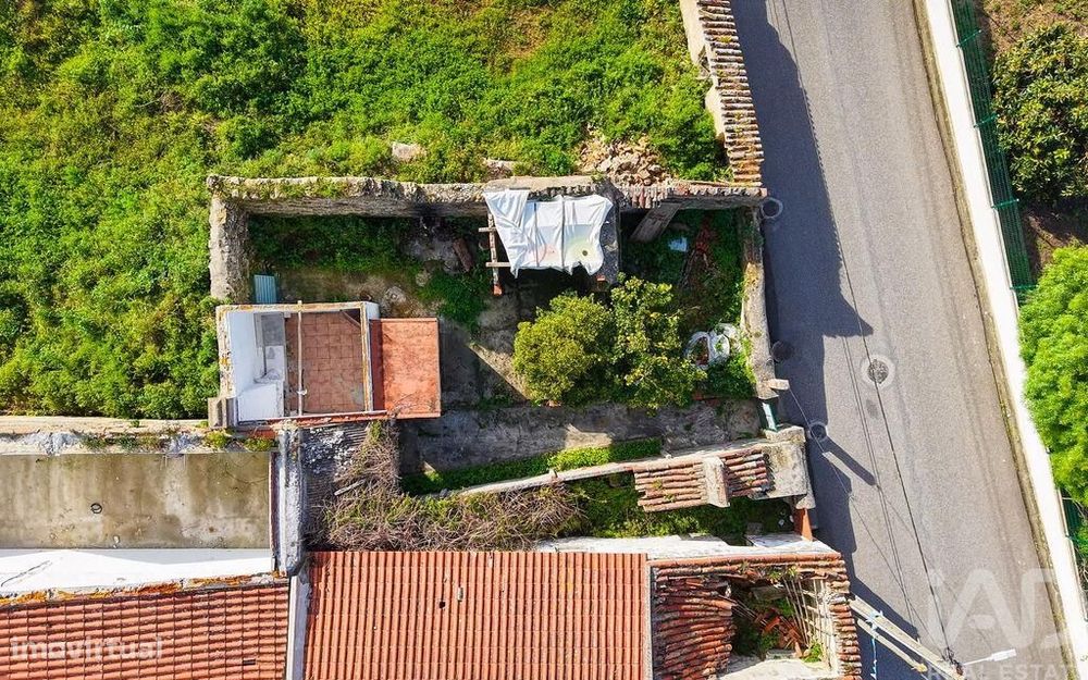 Terreno para construção em Azueira e Sobral da Abelheira de 301,00 m2