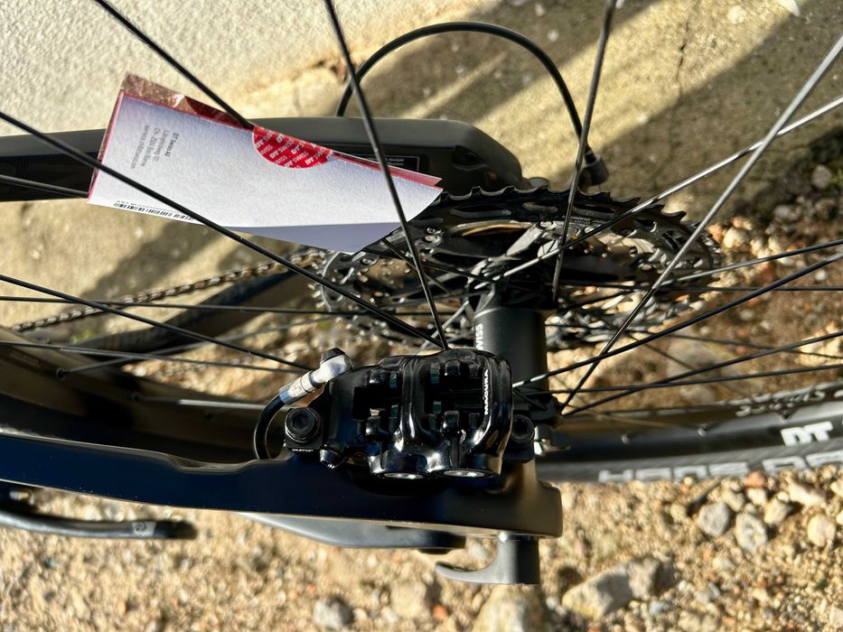 E-Bike MTB Enduro M1 6.0, muito bom estado, modelo 2025