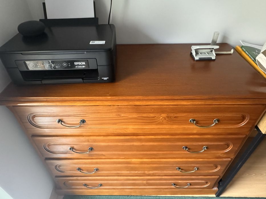 Mobilia de Quarto ( Cama ,Colchão ,estrado , cómoda , mesas cabeceira)