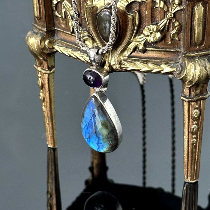 Srebrny naszyjnik z Labradorytem "Świątynia Gwiazd" i kwarcem