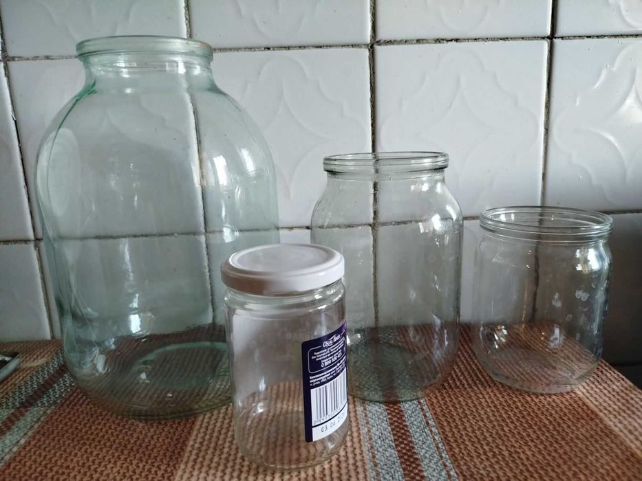 Банки 3л, 0,5л, 4л, кришки