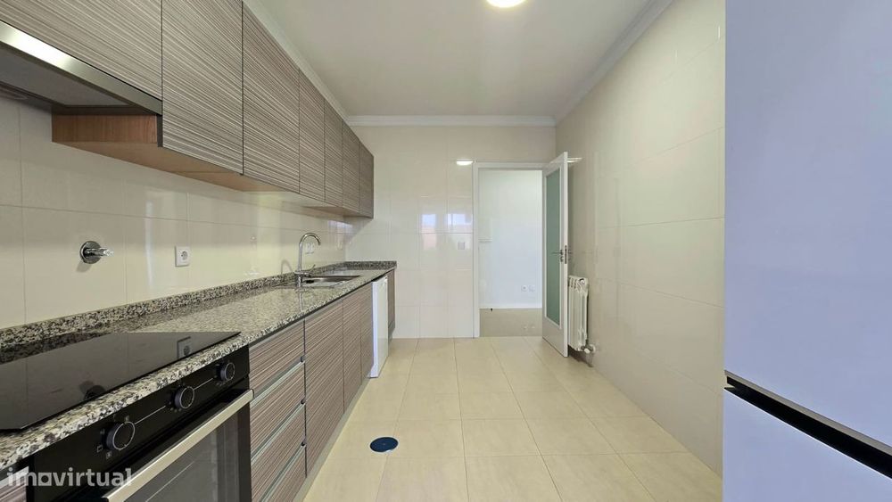 T2 c/ 105m² e lugar de garagem p/ 2 carros - Gandra, Paredes