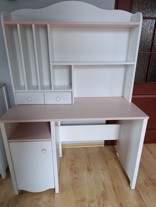 Biurko komoda toaletka łóżko