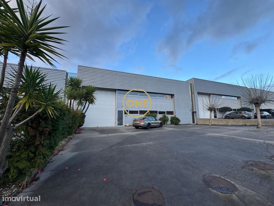 Armazém Industrial para Arrendamento | 800 m2 | Lordelo – Guimarães