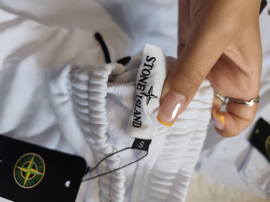 Conjunto desportivo Stone Island