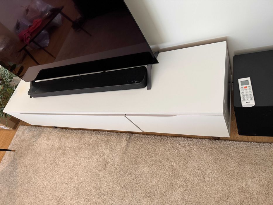 Móvel TV branco 180 cm
