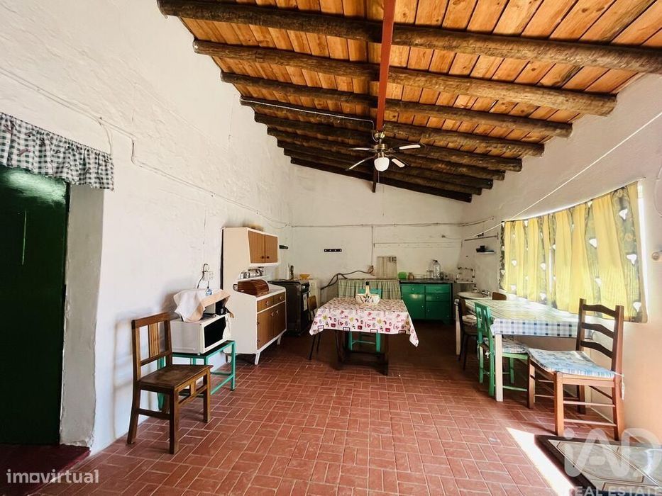 Moradia térrea T3 em Salvada e Quintos de 141 m2