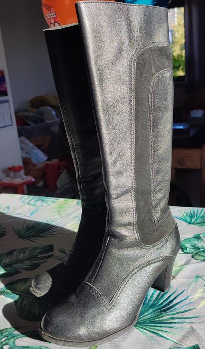 Skórzane kozaki damskie