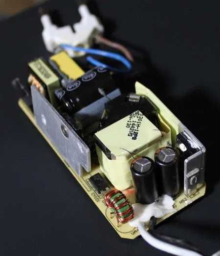 Блок питания 12В 2.5А (DC 12v 2.5a) штекер 5.5 x 2.5 мм