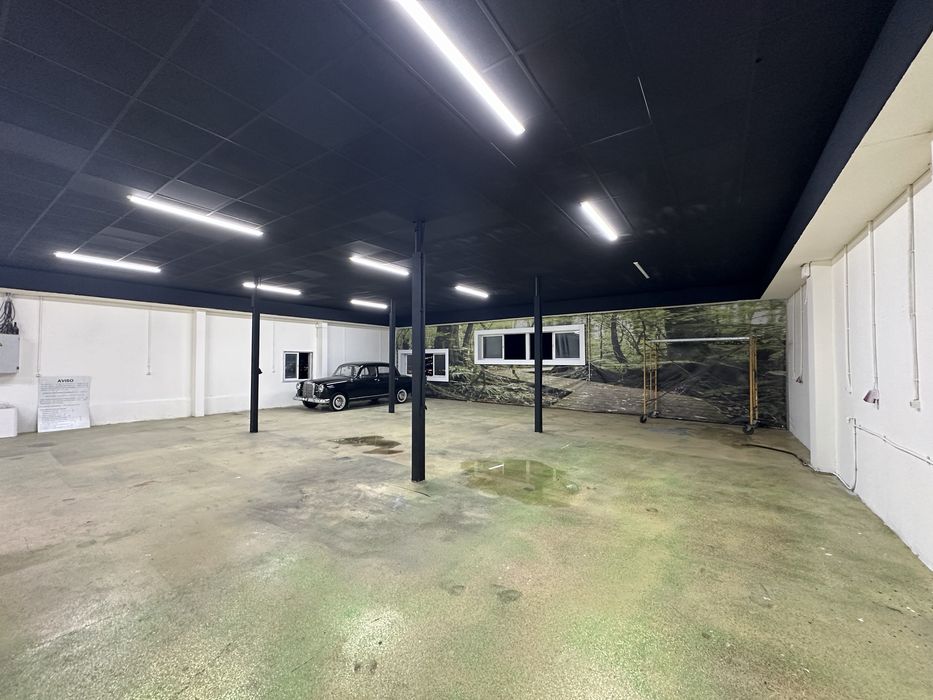 Armazém arrendamento - 2 pisos - 600 metros