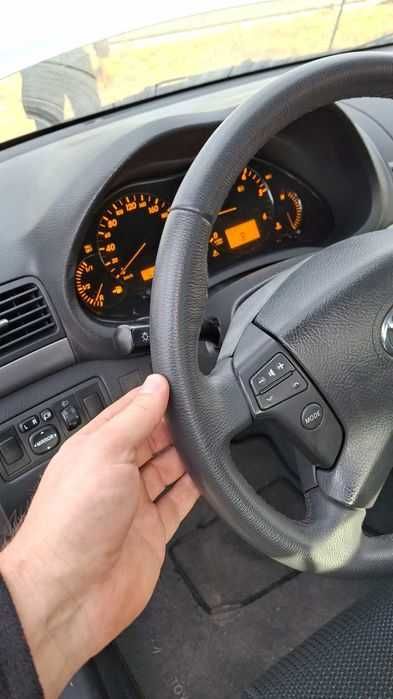 Toyota avensis t25 kierownica skorzana skora jak nowa