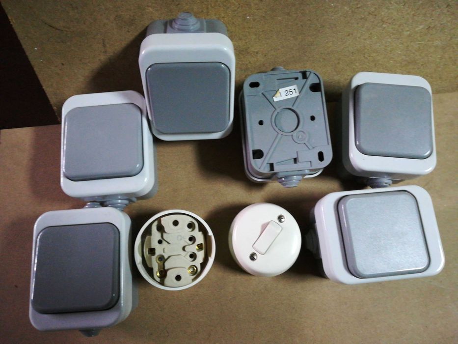 Espelhos || Tomadas-interruptores-disjuntores-caixas derivação