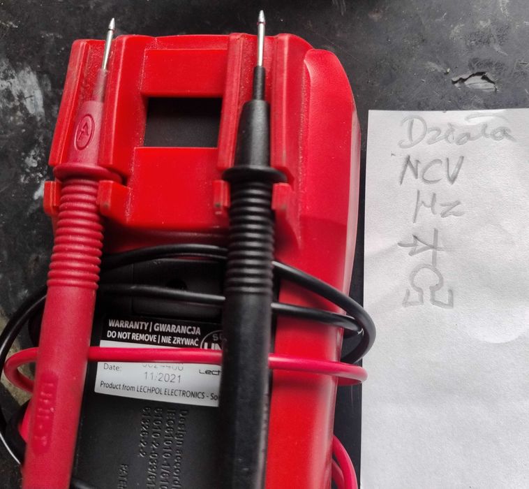 Multimetr UNI-T UT890D+ wykrywacz napięcia przewodów NCV  Omomierz