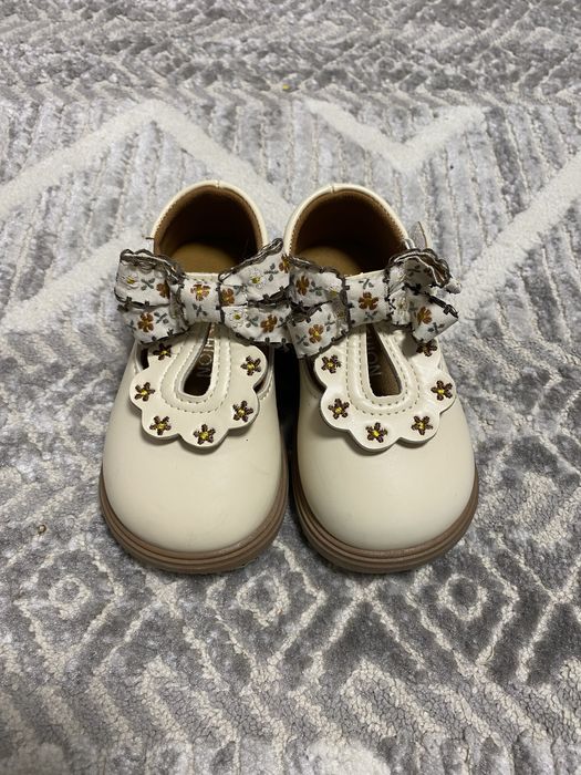 Туфлі для дівчинки
