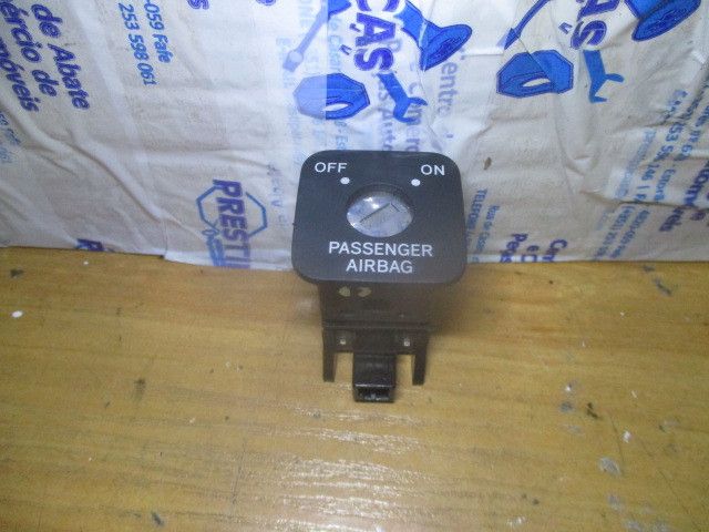 Botão / interruptor / sinal airbag off TOYOTA Yaris (_P9_)