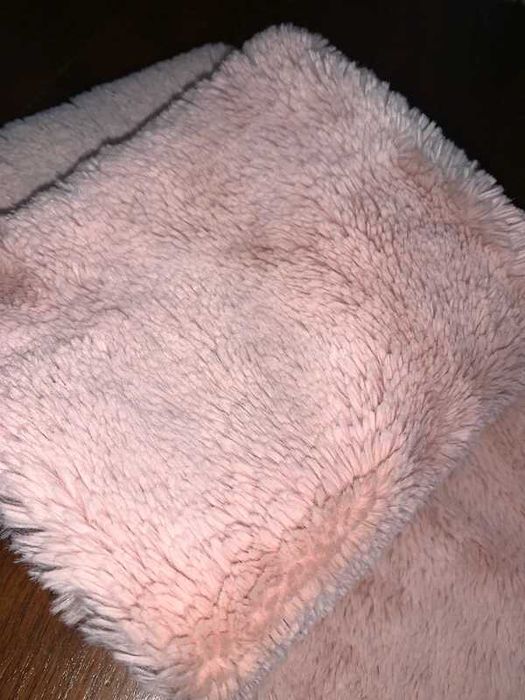 Ciepły różowy szal