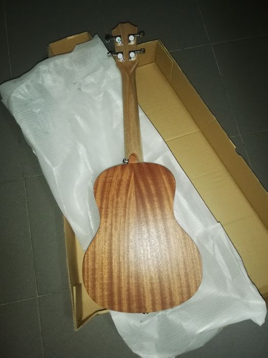 Ukulele tenor madeira maciça