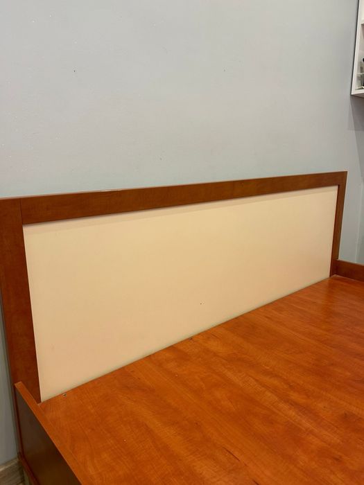 Łóżko sypialniane