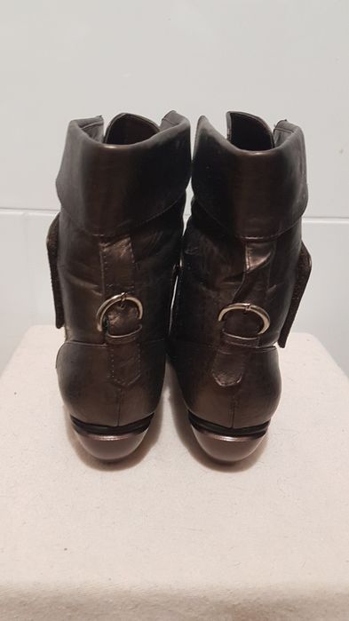 Buty  jesienno-wiosenne rozmiar 39,,You And Me" na małym obcasie.