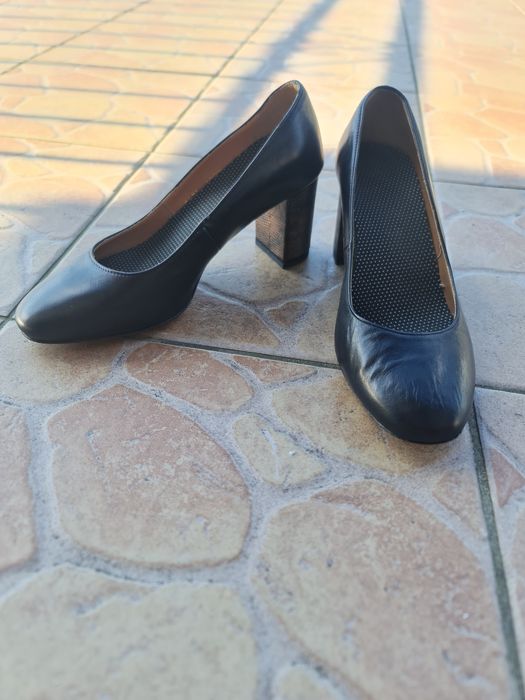 Czarne buty na obcasie LIZARD 36