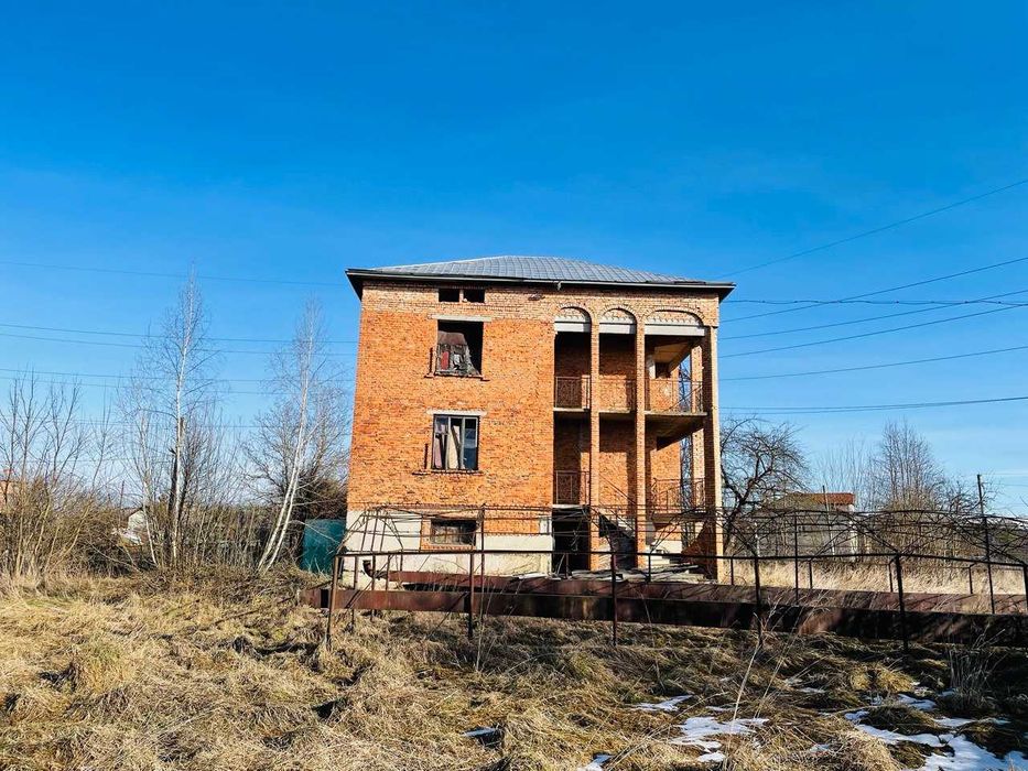 Недобудова 70% готовності, 576 м², с. Раневичі, 23 сотки, Дрогобич 1хв