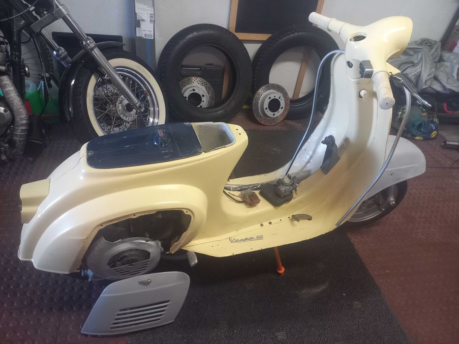 Vespa 50s usada para restaurar