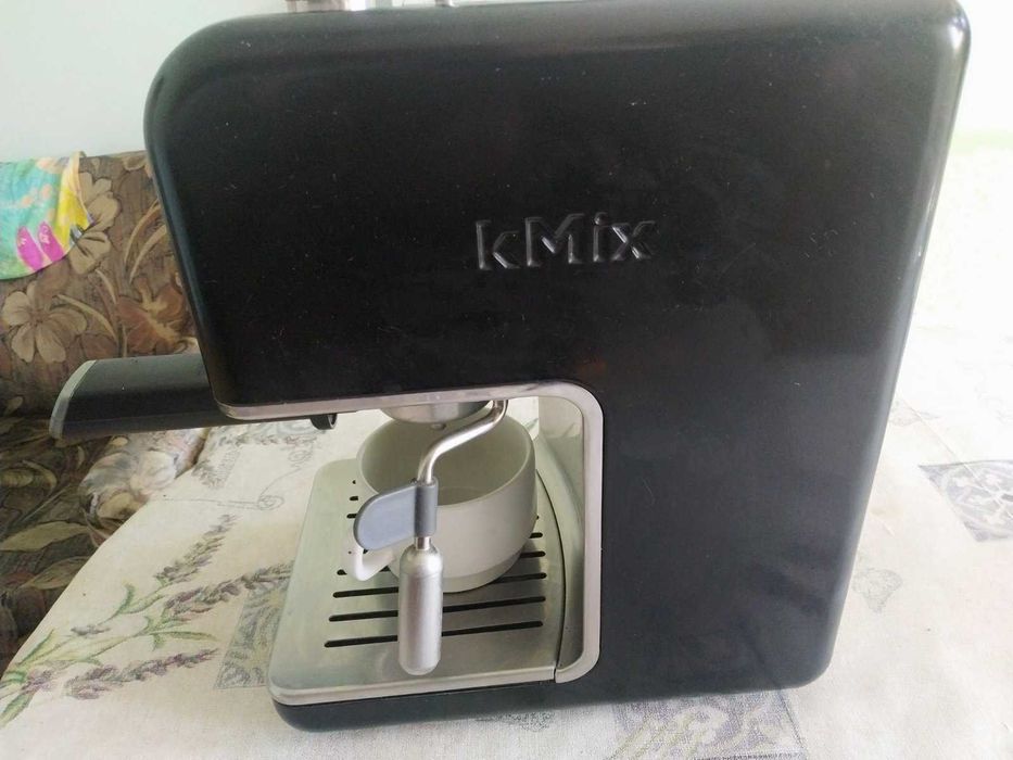 Продам рабочую кофеварку еспрессо Kenwood FS020 1100w.