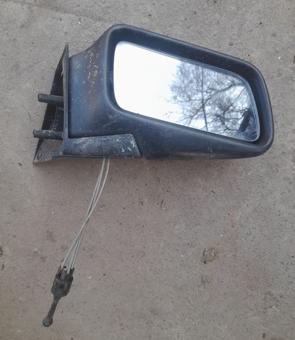 Бокове дзеркало заднього виду.