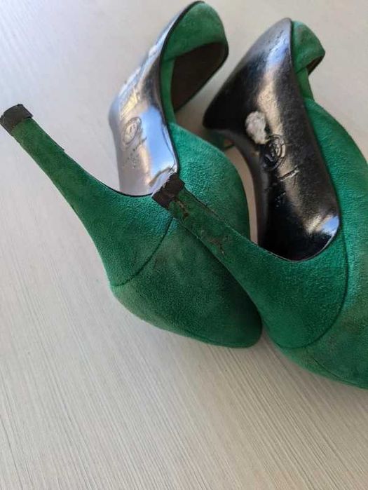 Sapatos verdes com salto - By Malene Birger