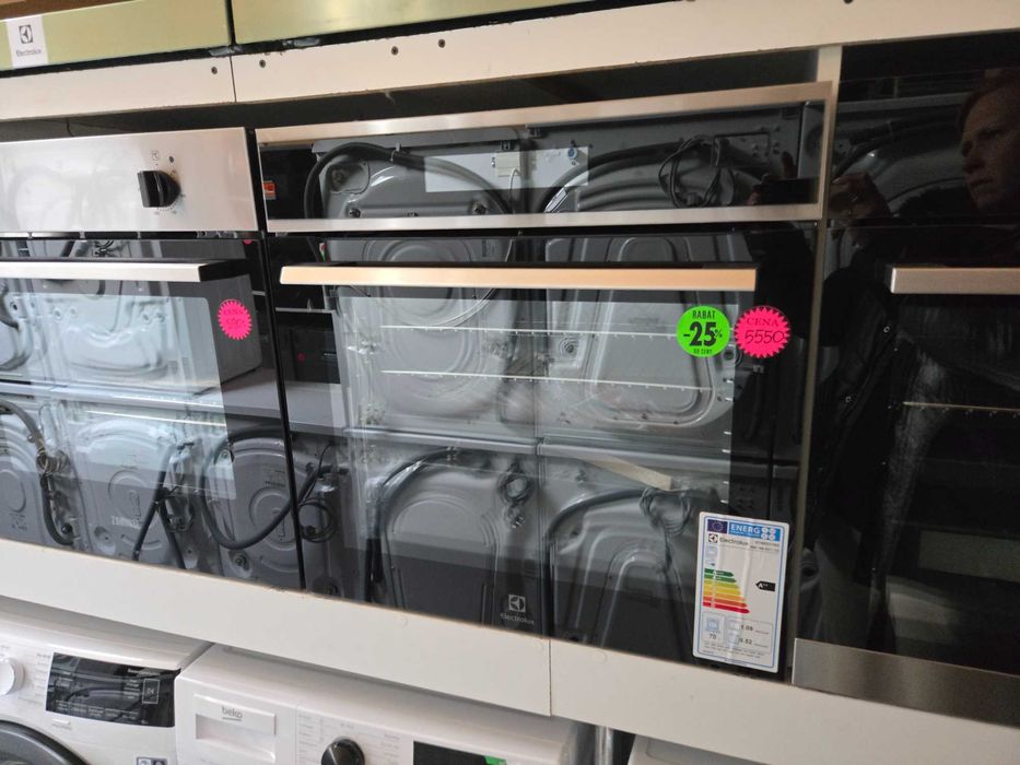 OUTLET Janki, ul. Wspólna 6 Piekarnik Electrolux EOB9S31WX