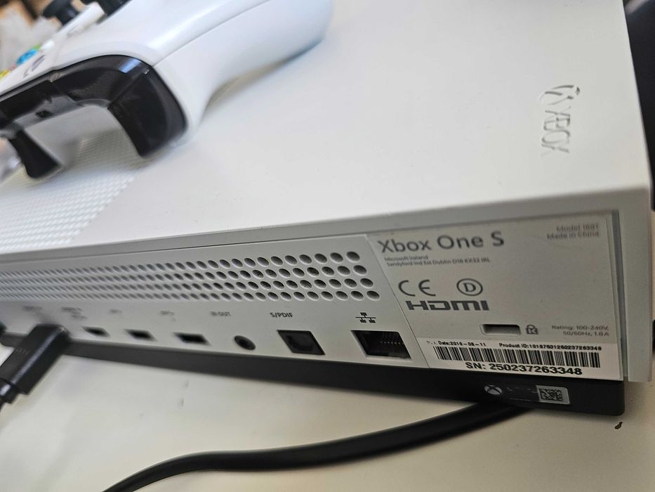 Игровая приставка Xbox One S
