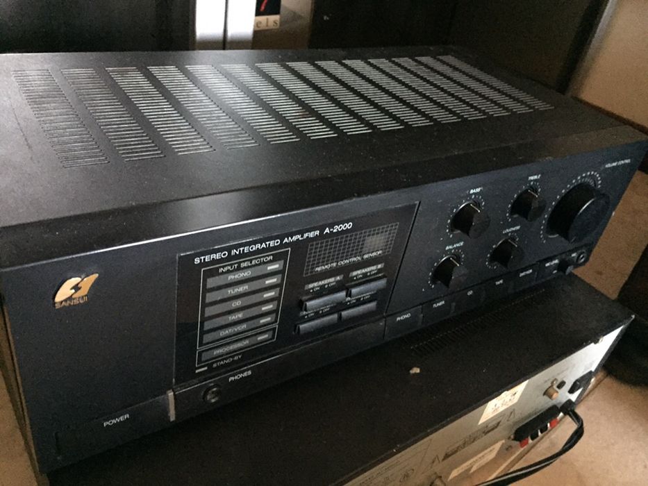 Amplificador Sansui A-2000