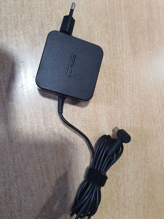 Зарядное ноутбука ASUS 45 Вт нерабочее оригинал. 5.5x2.5