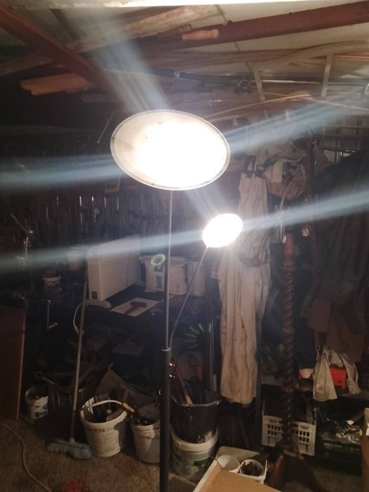 Lampa stojąca nowa uszkodzona