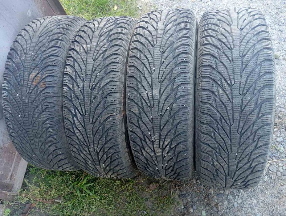 Шини Starmaxx 215/65 R16,зимові