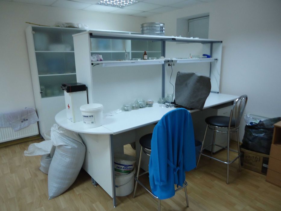 Стіл лабораторний