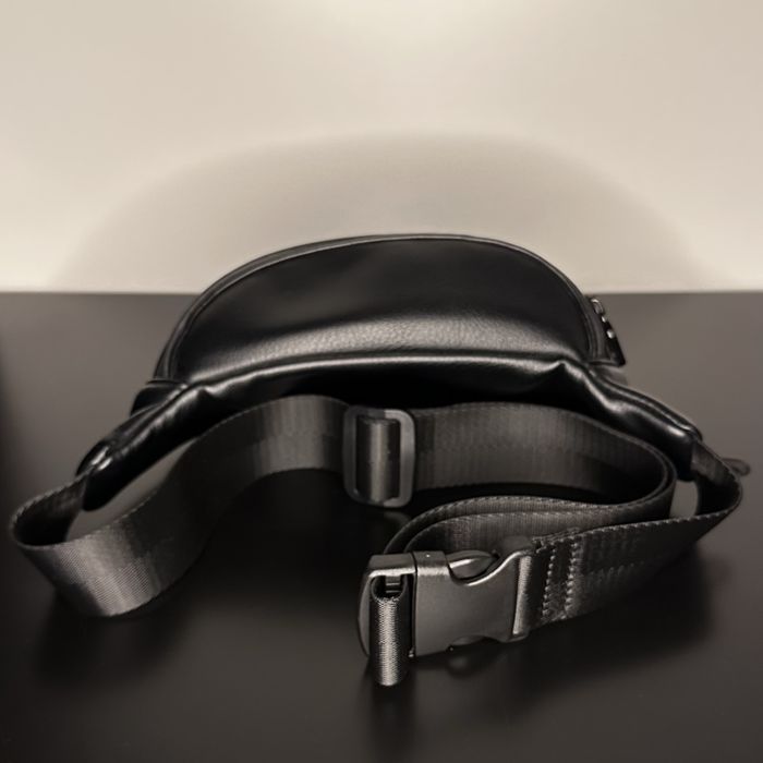 Сумка бананка поясна чорна Pull&Bear