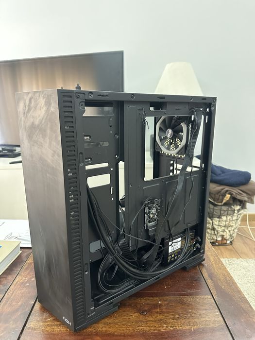 Pack Caixa ATX + Fonte 700W 80+ Gold