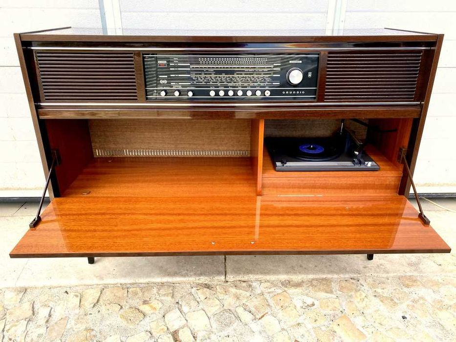 Aparador rádio gira discos a funcionar grundig 118comp