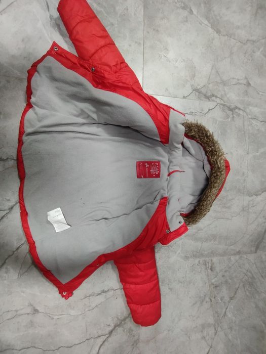 Куртка на дівчинку, розмір 122