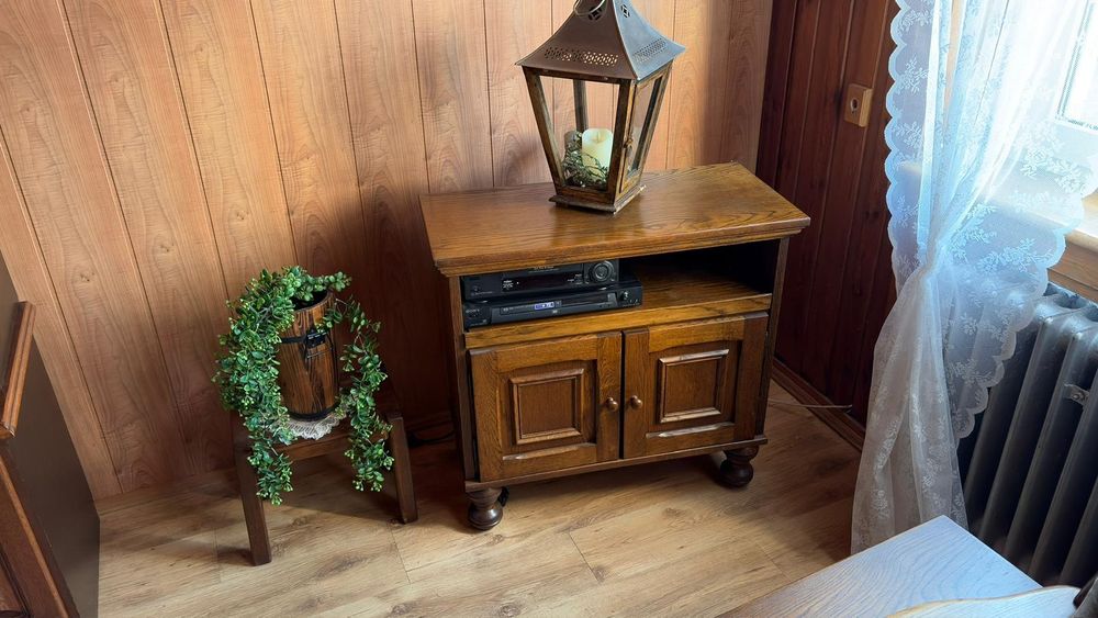 Dębowa szafka pod Tv. Komoda
