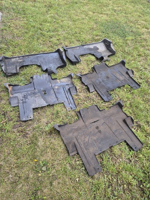 Bmw e34 m5 v8 oslony pod silnik oryginalne igla stan