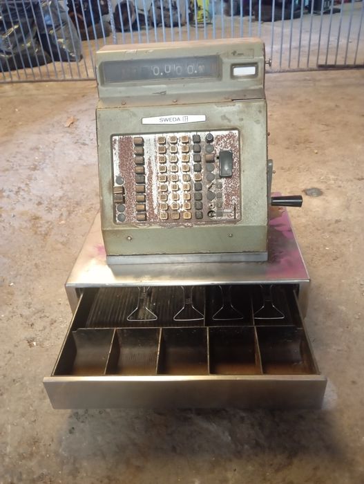 Vendo esta máquina muita bonita antiga