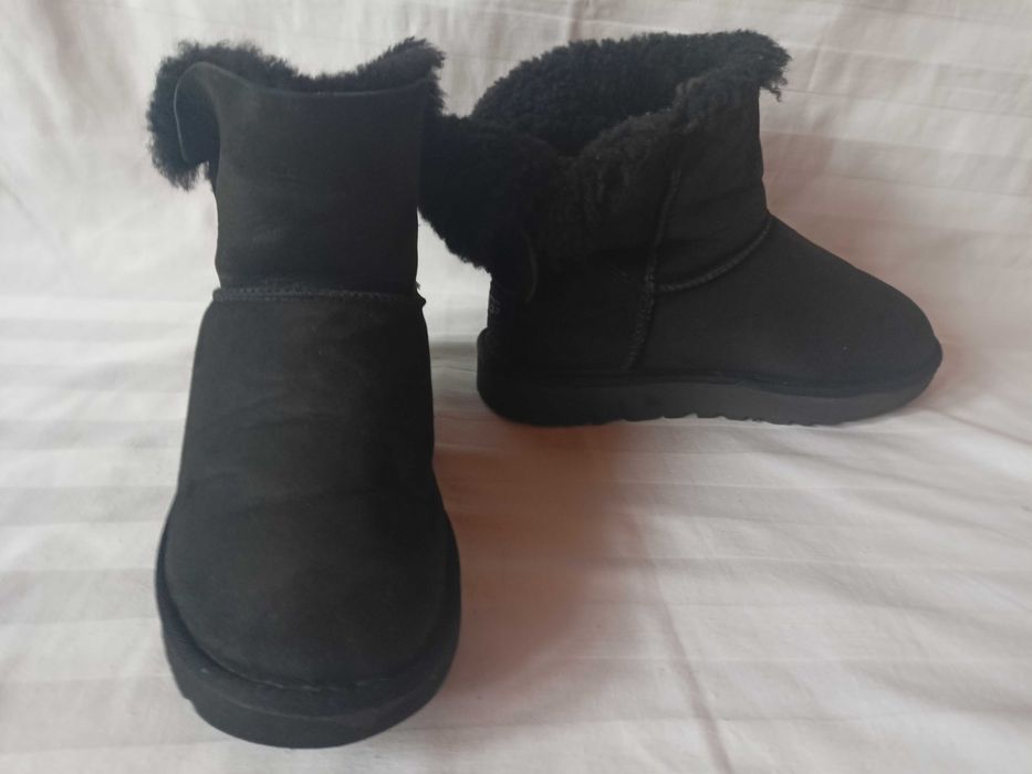 UGG roz. 39 /UK 6/ - dł. wkł. 25 cm / z metki/ - skóra