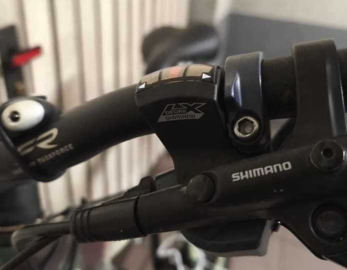 Bicicleta SCOTT Voltage YZ BOMB