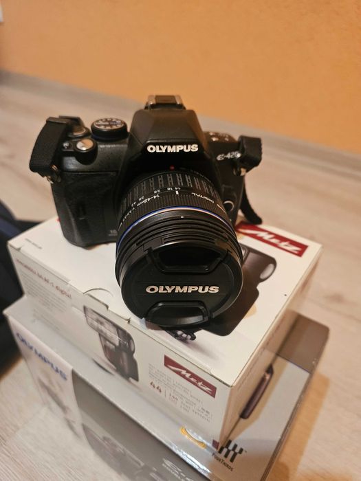 Продам Olympus E- 420