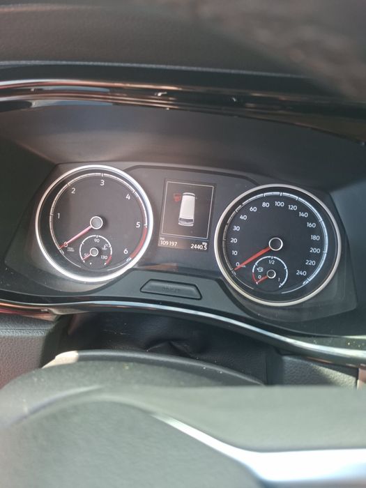volkswagen multivan polski salon rok 2019